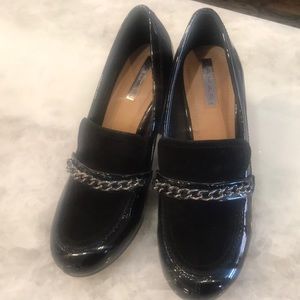 Tahari heeled loafers with silver chain
